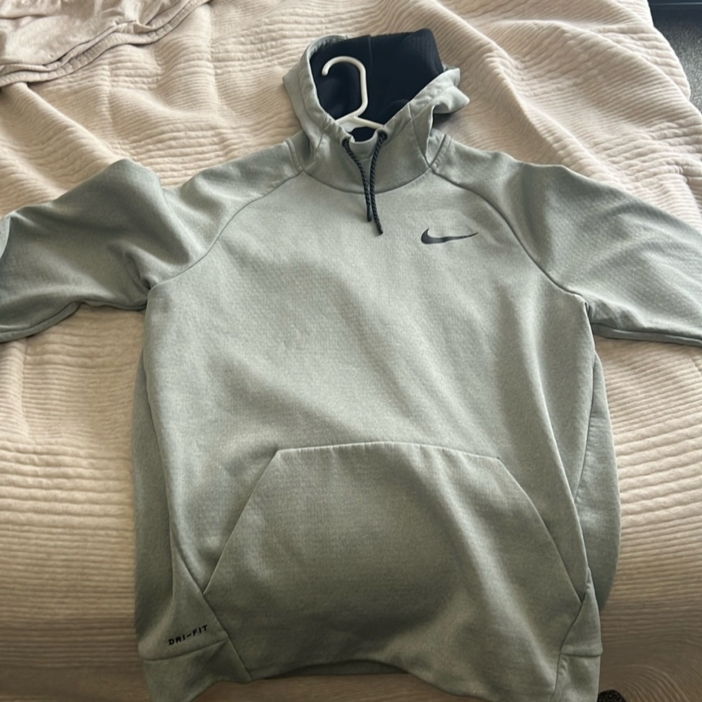 Nike driFit hoodie